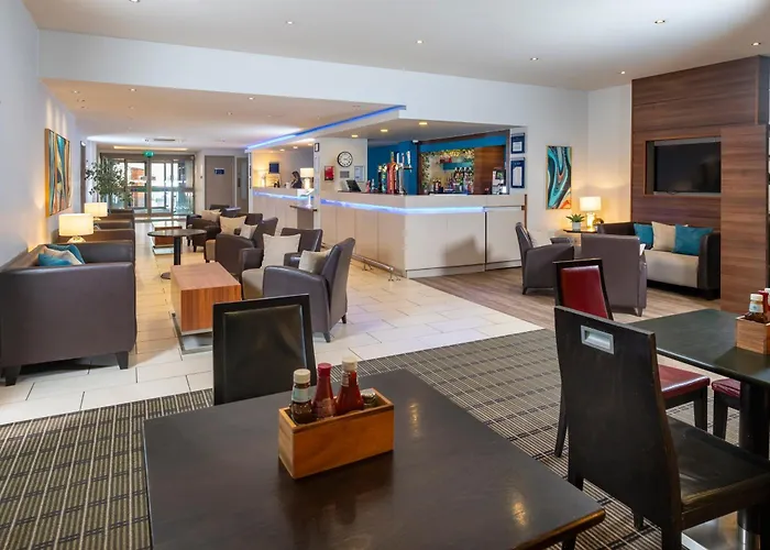 Holiday Inn Express Taunton East By Ihg